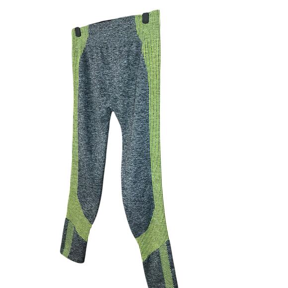 Black and White Striated Leggings W/ Lime Green Stripes One Size Fits All Plus - Picture 3 of 4